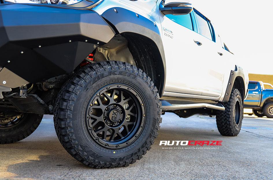 TOYOTA HILUX N80 4WD GRENADE OR MATTE BLACK